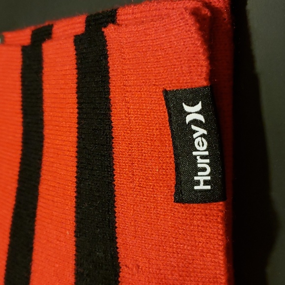 Hurley Red Beanie Hat and Scarf Set - NWT - Picture 7 of 7